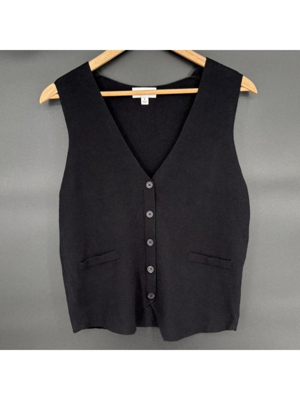 Evereve Women's Sweater Vest M Black Button Front Knit V Neck Preppy Minimalist